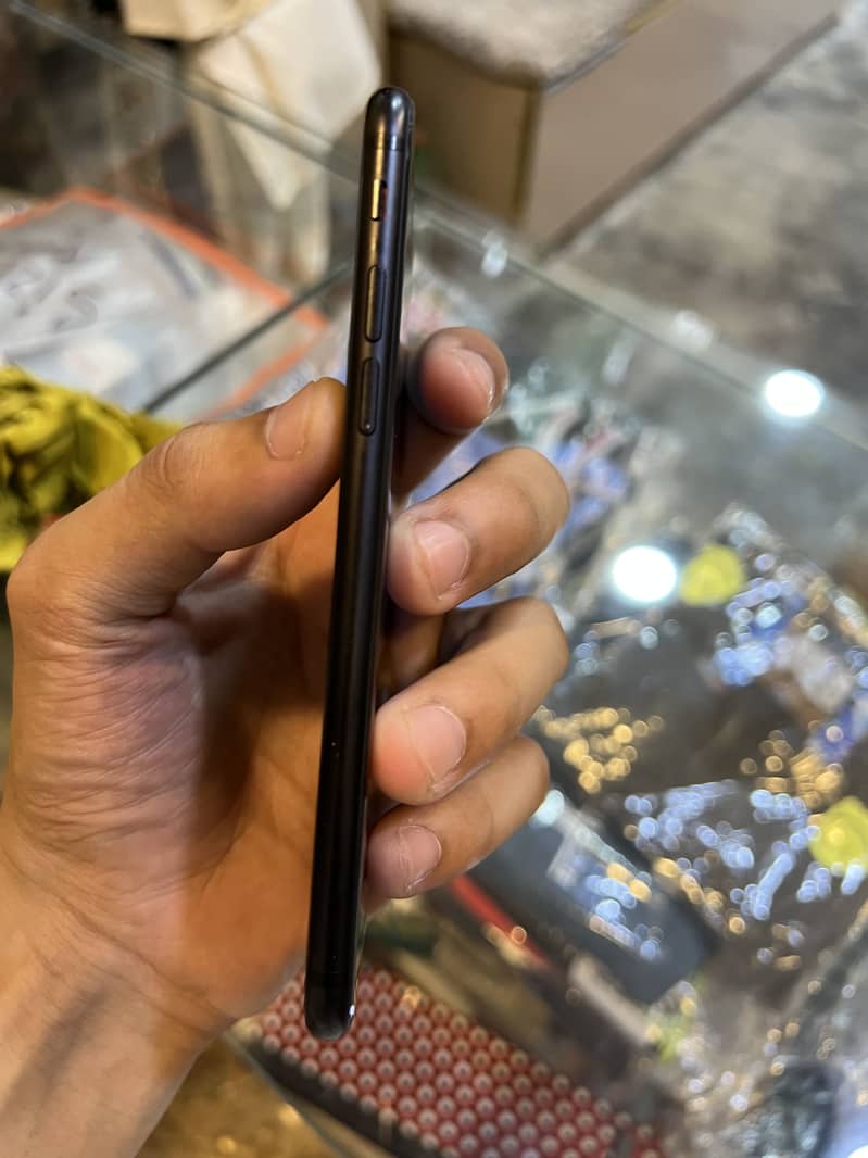 Apple iPhone 7 3