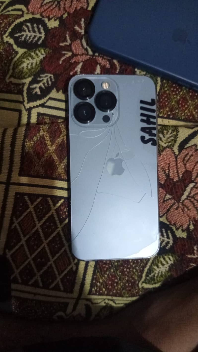 iPhone 13 Pro 4