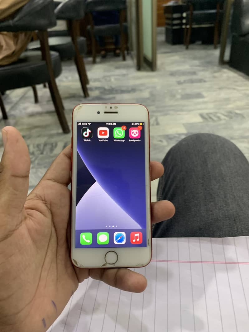 Apple iPhone 7 2