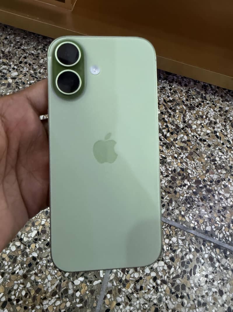 Apple iPhone 17 7