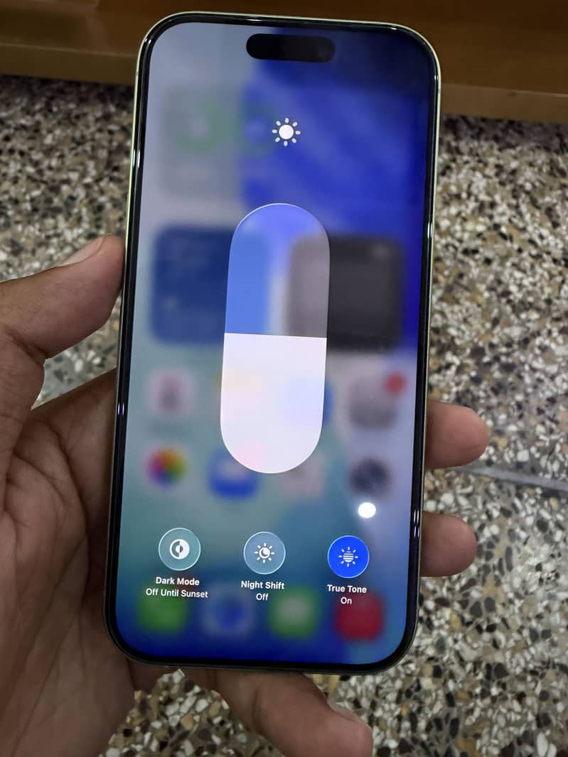 Apple iPhone 17 8