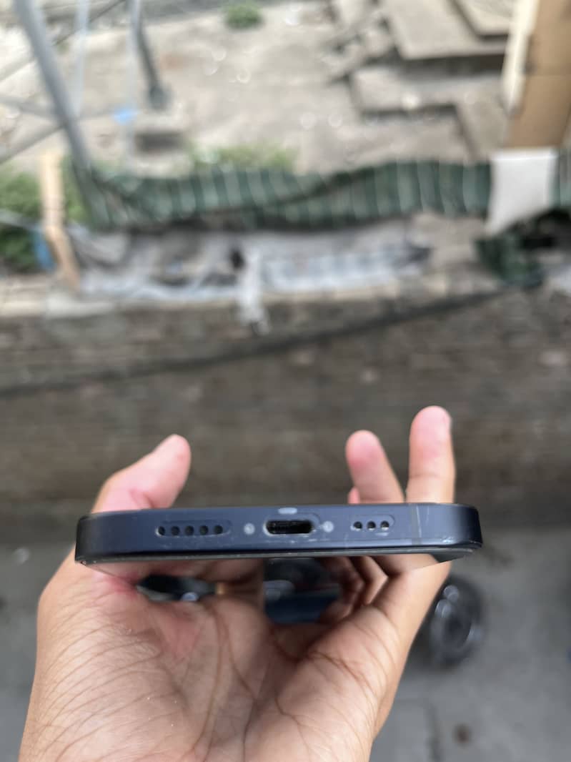 Apple iPhone 12 1