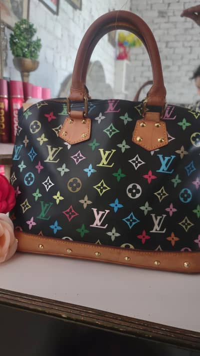Bag / ladies bag/casual beg/ branded bag /hand bag/ LV bag