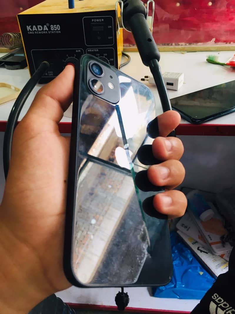 Apple iPhone 12 1