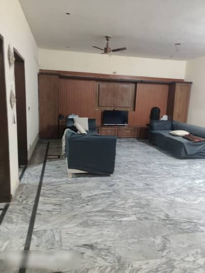 Prime Location In Jubilee Town - Block D Of Lahore, A 10 Marla Upper Portion Is Available