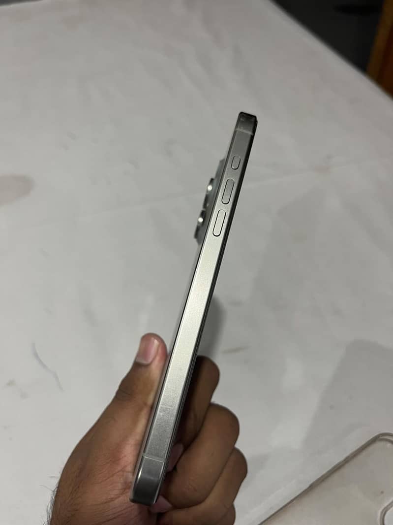 Iphone 15 pro max 3