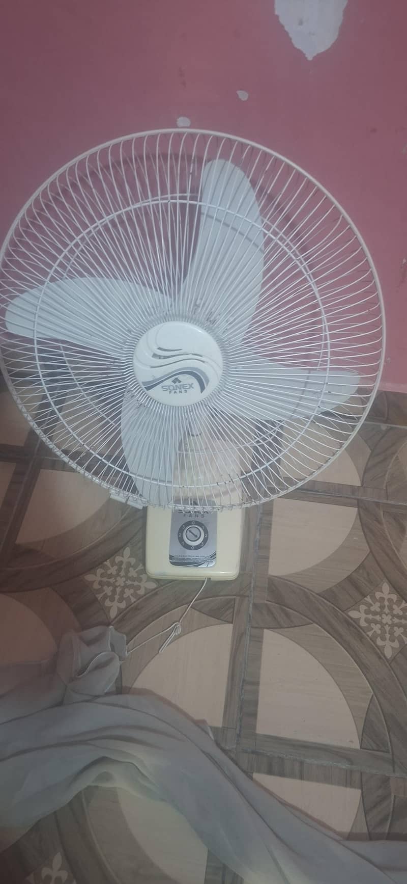 bracket  fans 2