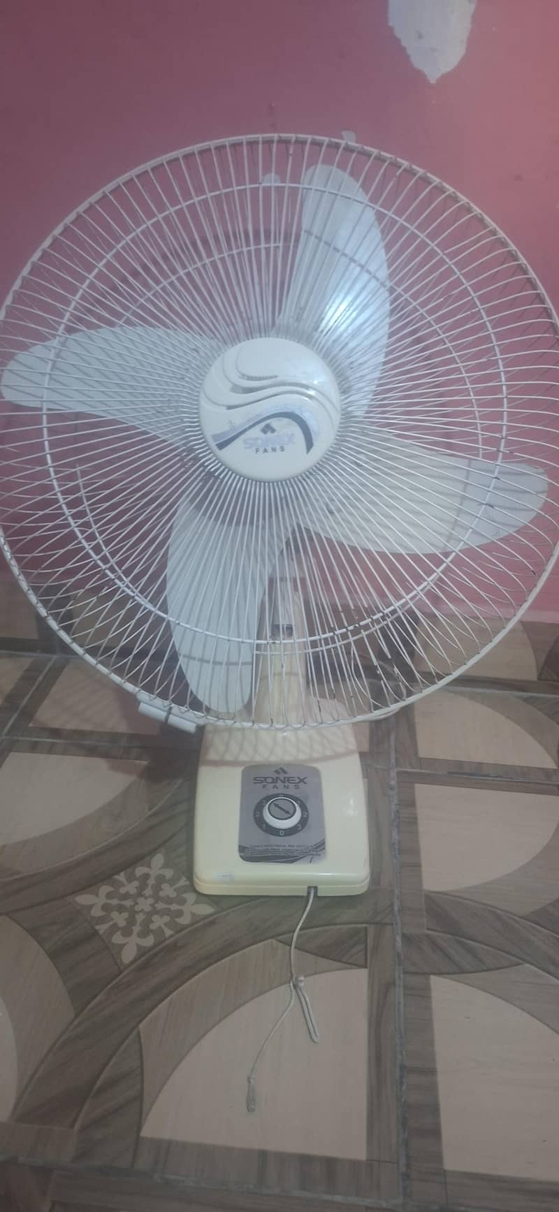 bracket  fans 3