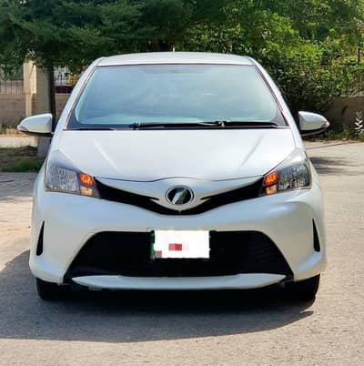 Toyota Vitz 2015