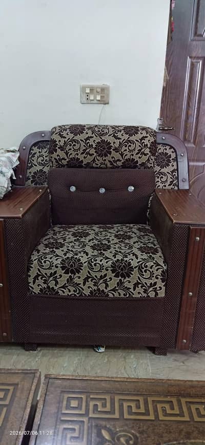 6 seater used  sofa set good condition  Lahore