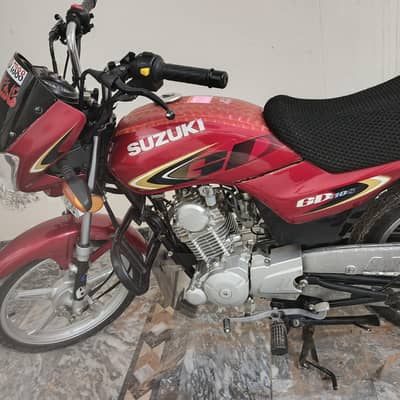 Suzuki gd 110s 2023 model red colour.
