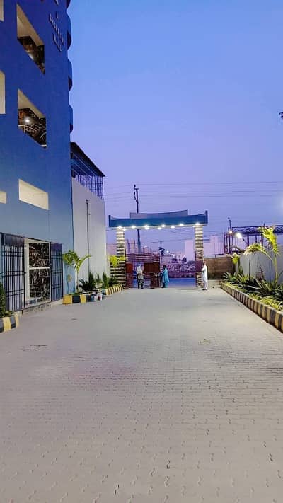 FLAT FOR RENT DANIYAL RESIDENCY SCHEME 33 NEAR SAFOORA CHURANGI RIM JHIM TOWER . CONTACT 0.3. 31.83. 81.5. 86