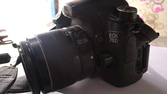 Canon camera D70.03115149728