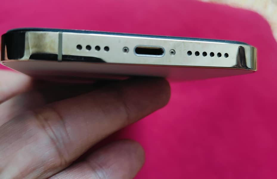 Apple iPhone 13 Pro Max 5