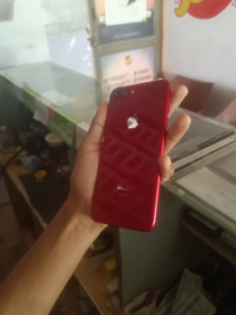 iPhone 8 Plus 2