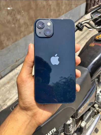 Apple iPhone 13