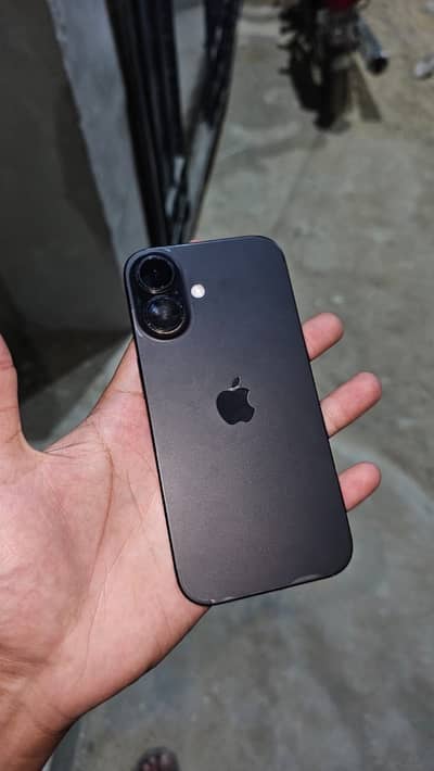 Apple iPhone 16