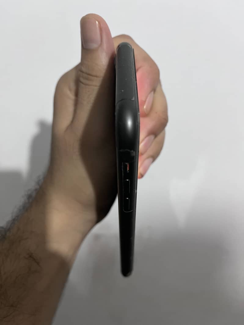 Apple iPhone 11 3