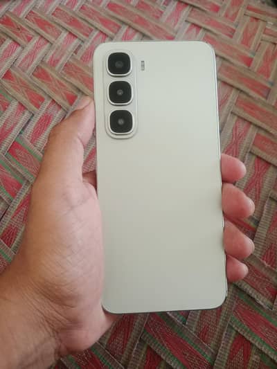 Infinix Hot 60 i