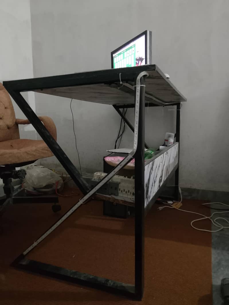 4.5 Feet length table Computer Table 2