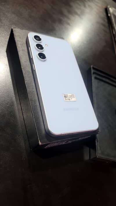 Samsung Mobile S24 fE