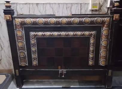 QUEEN SIZE BED FOR SALE