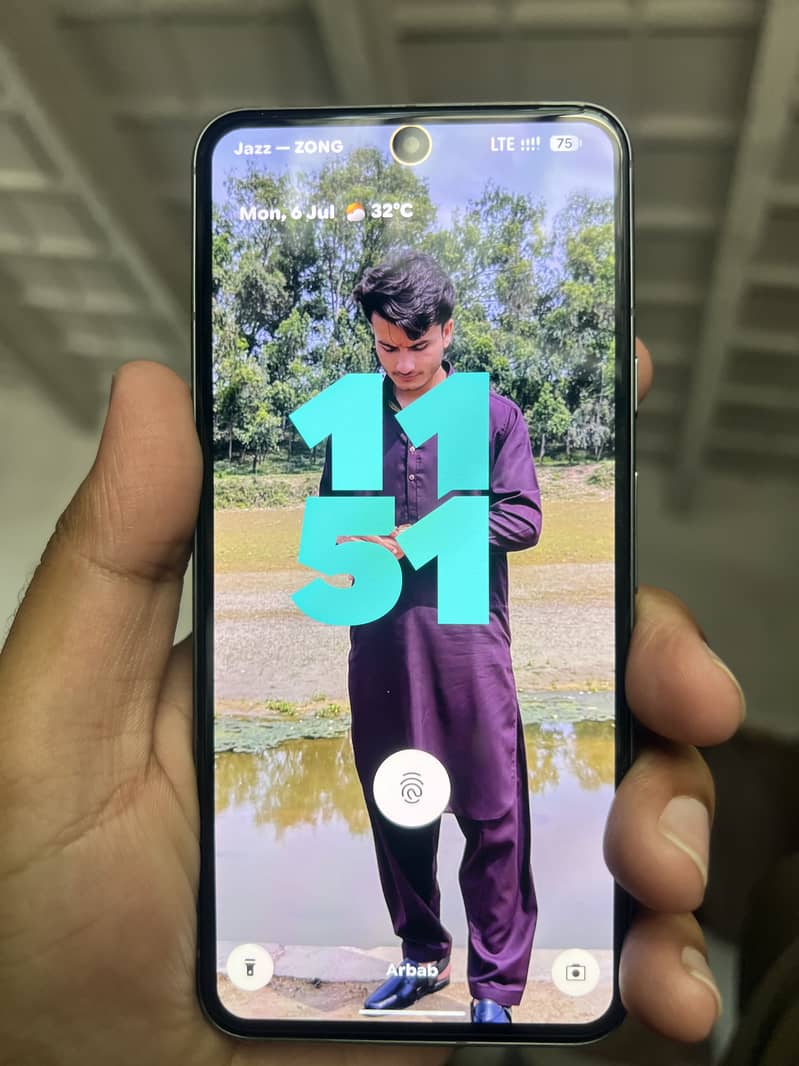 Google Pixel 8 5
