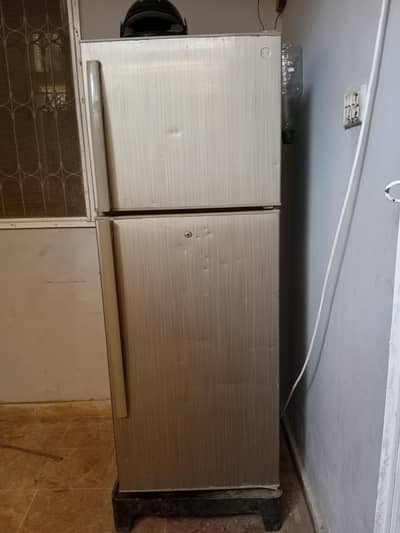 Pel fridge medium size full ok condition aapke samne03132264361
