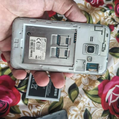 Samsung Mobile J1