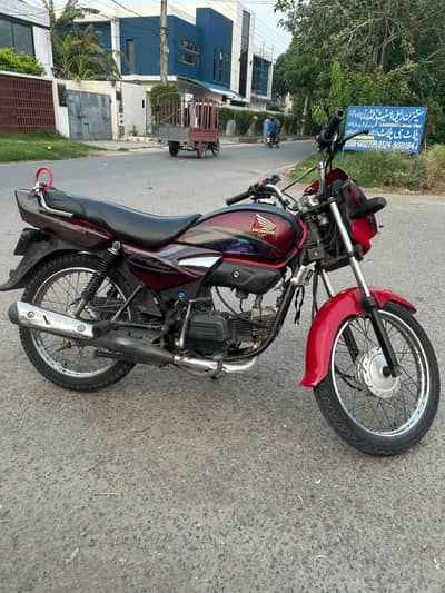 100 CC Pridor Honda Red Color For Sale