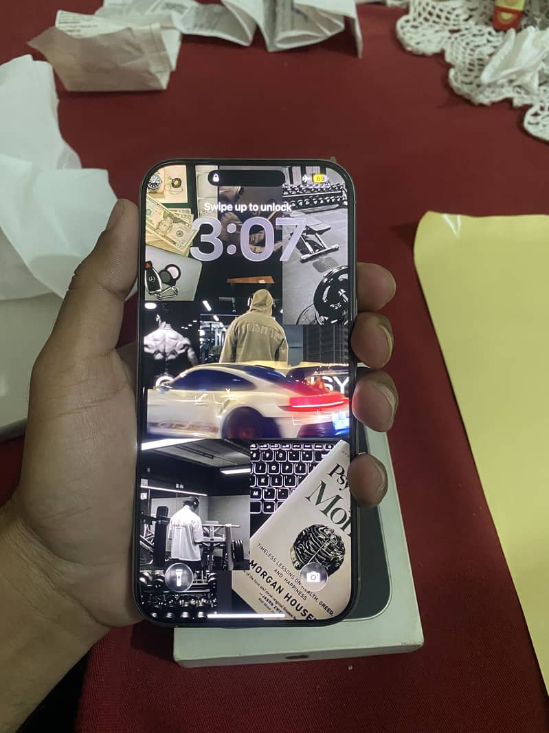 Apple iPhone 16 Pro Max 0