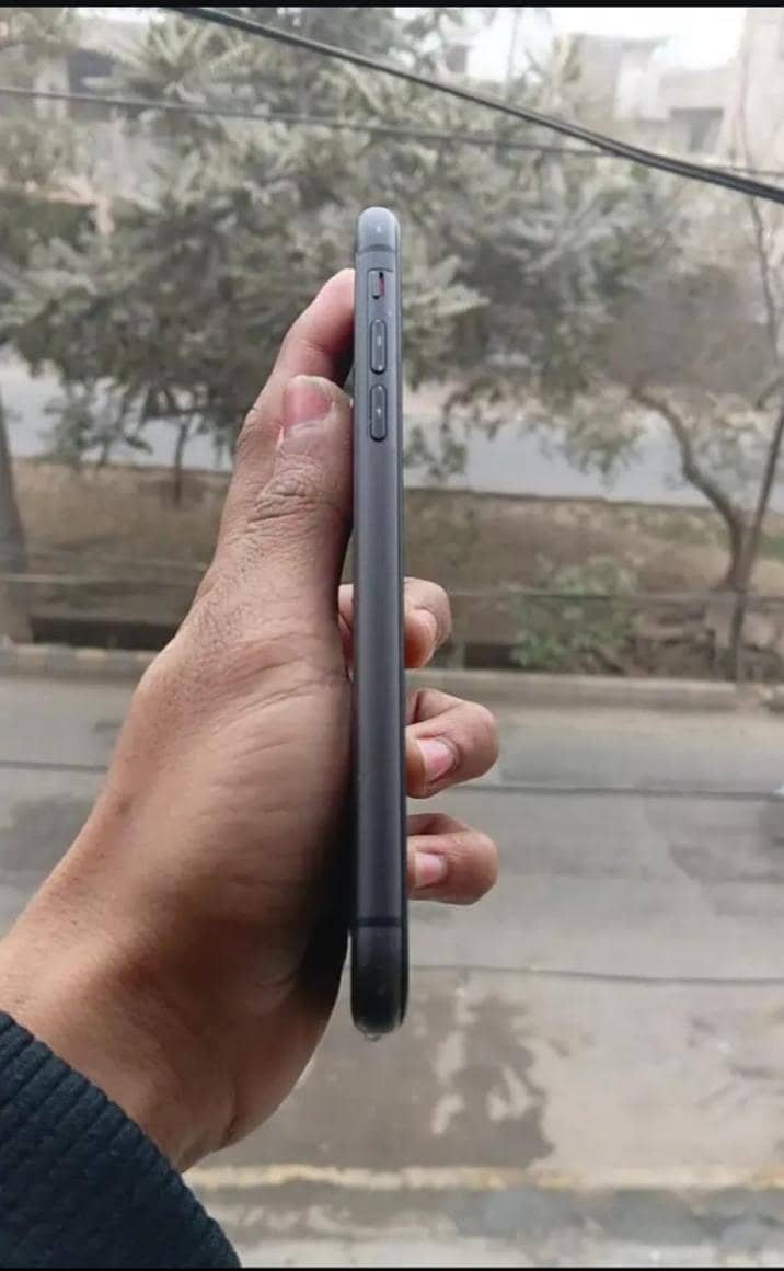Apple iPhone 11 2