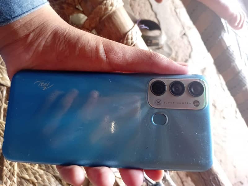 Itel v 3 2