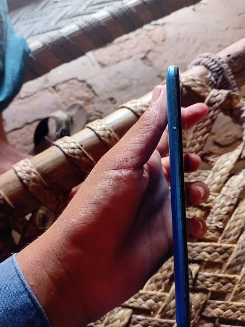 Itel v 3 4