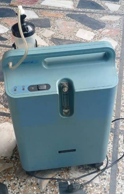 Oxygen Concentrator Philips Rs. 75,000/-