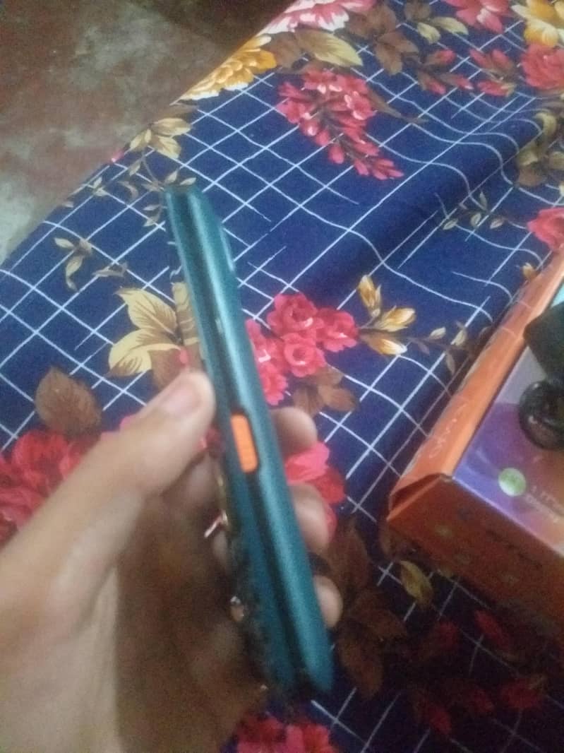 ITEL E600 JUST BOX OPEN 3