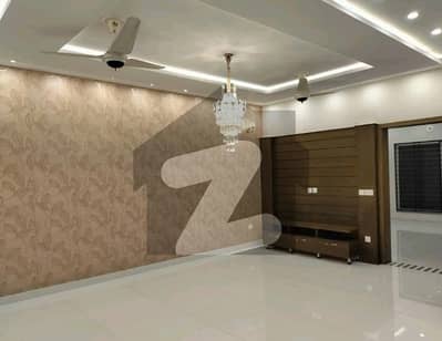 A Well Designed House Is Up For Sale In An Ideal Location In Lahore