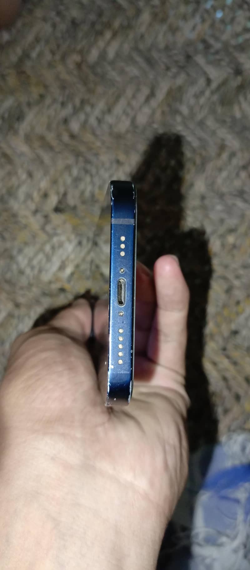 Apple iPhone 12 4