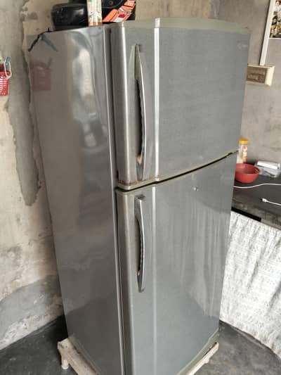 wave medium size  Wr -313 Fridge compressor khrab hy sirf baqi ok hy