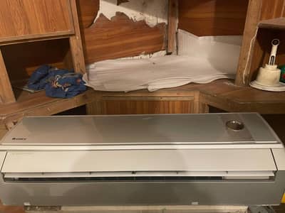 Gree 1.5ton Ac urgent for sell