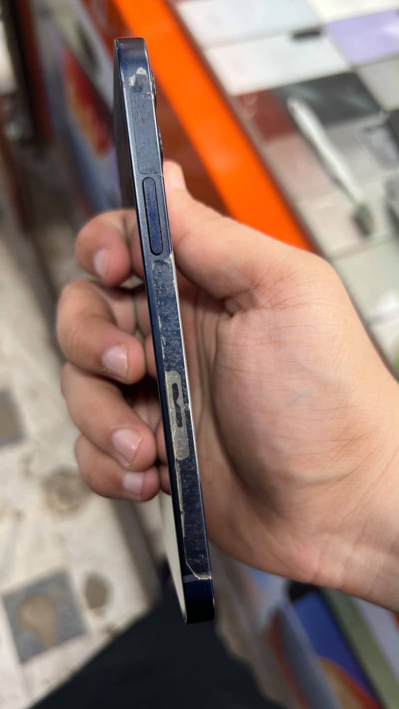 Apple iPhone 12 2