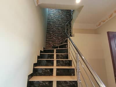 A 10 Marla House Located In Gulshan-e-Ravi - Block F Is Available For sale