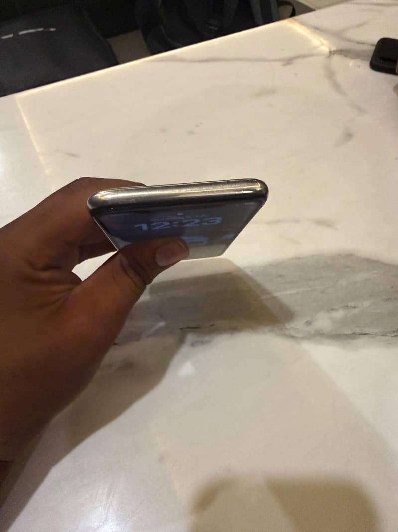 Apple iPhone X 3