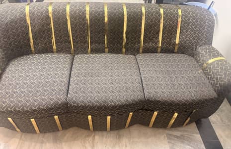 2 months used sofa set