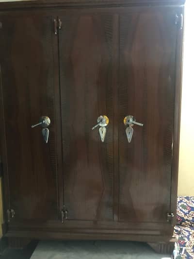3 door Metal wardrobe of 140 kg in total weight