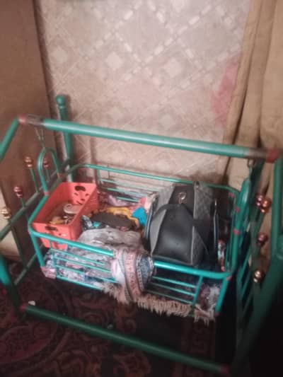 I am selling my baby jhula