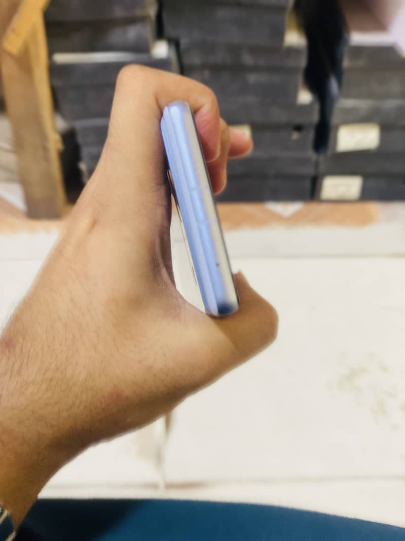 Google Pixel 7a 4