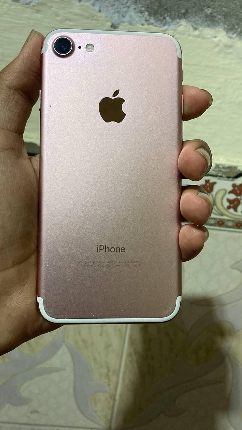 Apple iPhone 7 0