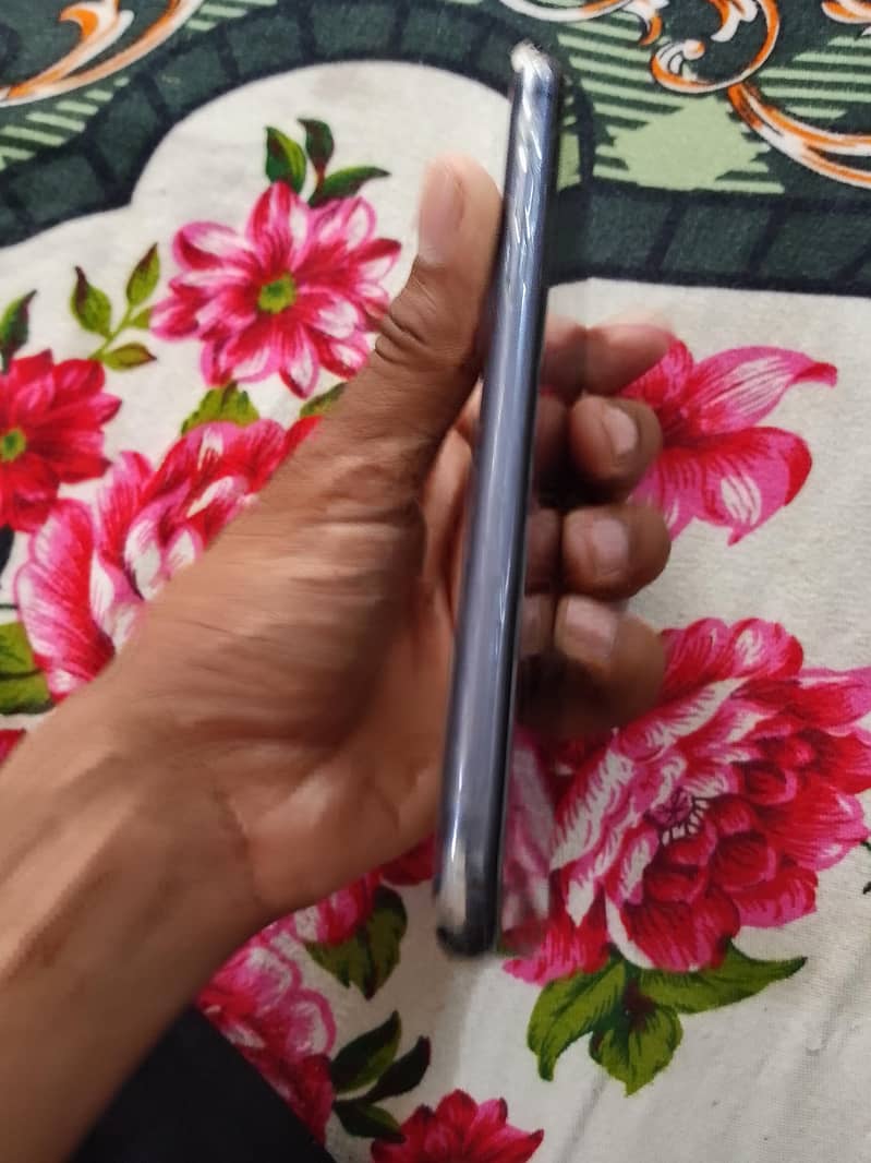 Apple iPhone 11 4