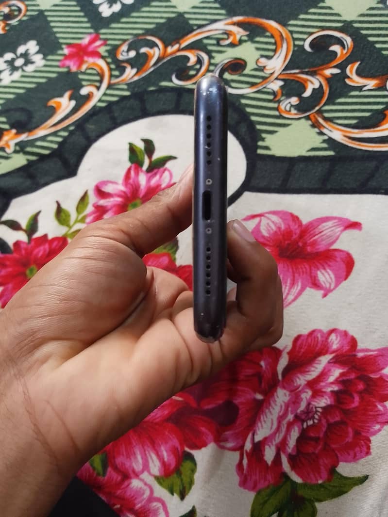 Apple iPhone 11 5